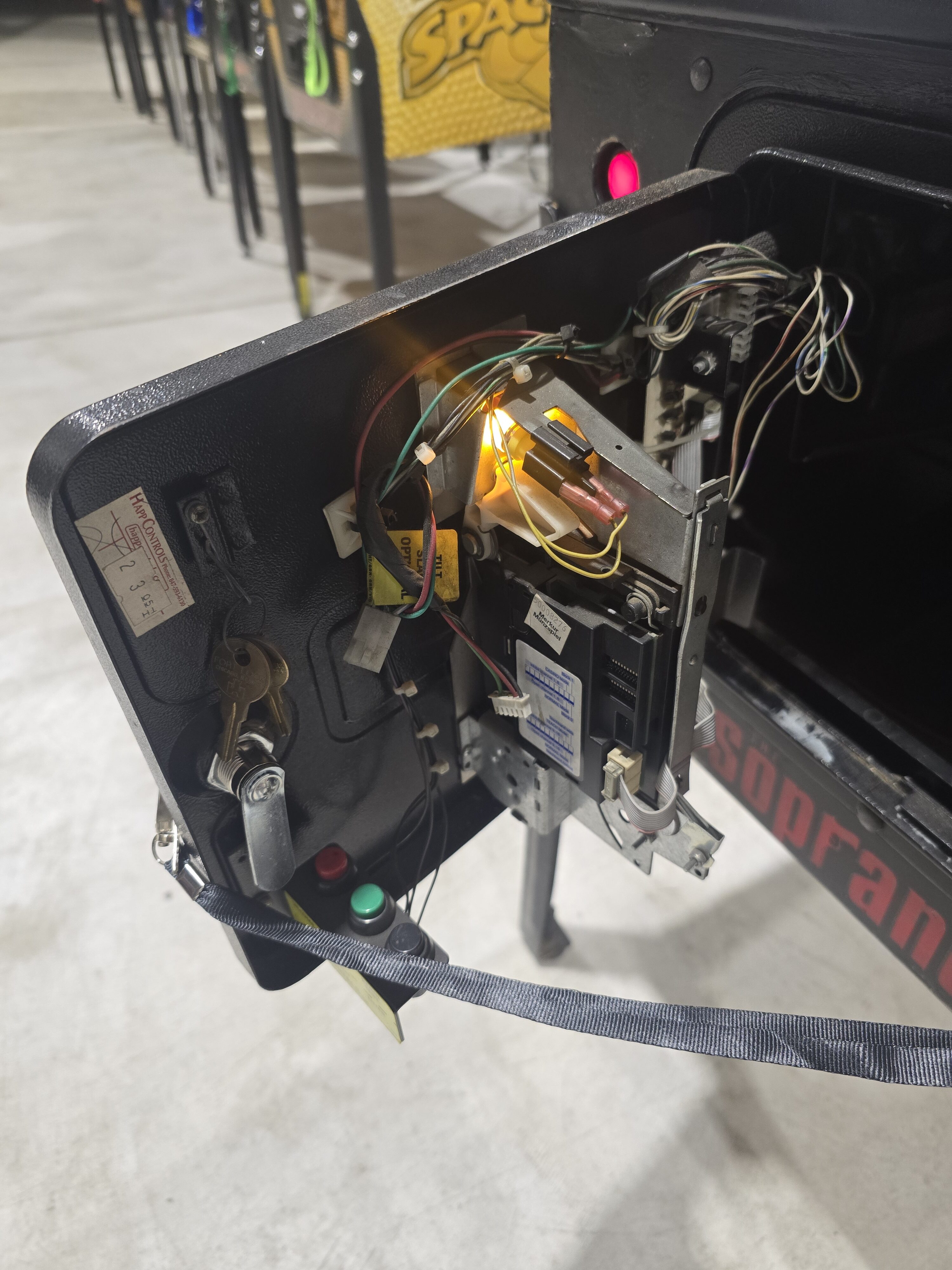 SOPRANOS STERN PINBALL FLIPPER (P2271) - Image 25