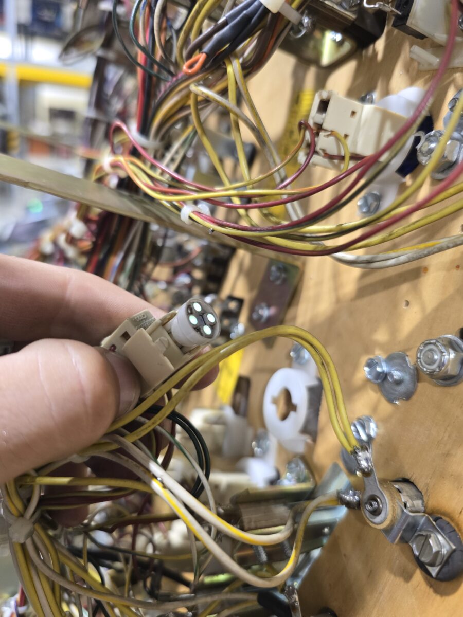 SOPRANOS STERN PINBALL FLIPPER (P2271) - Image 2